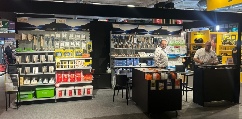 Stand Levelit op Batimat Parijs 2026.